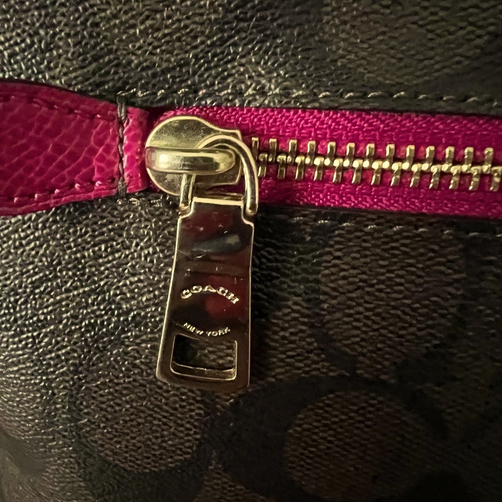 Coach Gallery Tote w/ COA - Picture 8 of 16